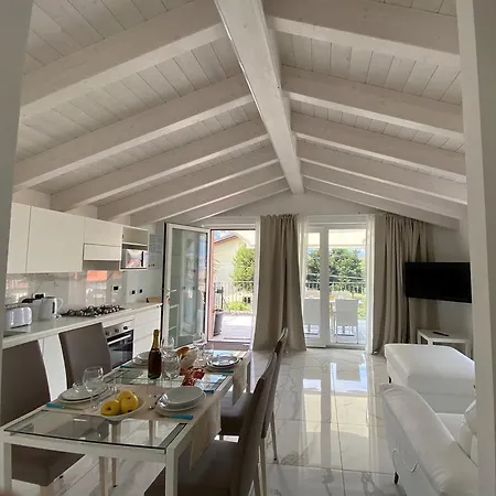 Royal Apt Lake Como 4* Colico