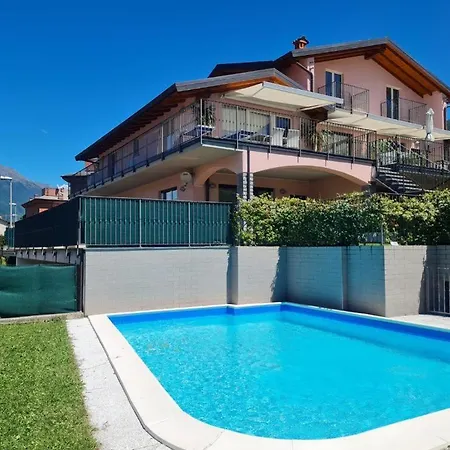 Royal Apt Lake Como Ξενοδοχείο με διαμερίσματα 4*